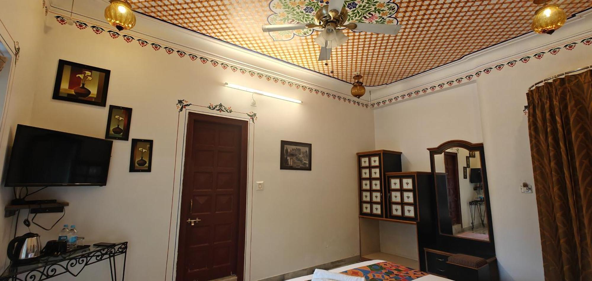 Baba Palace - A Heritage Hotel, Udaipur Exterior photo
