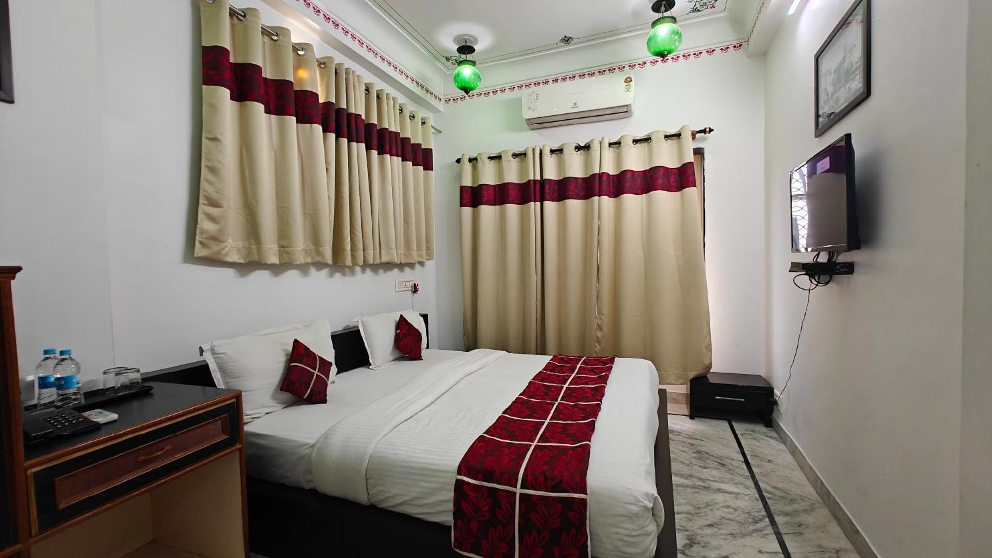 Baba Palace - A Heritage Hotel, Udaipur Exterior photo