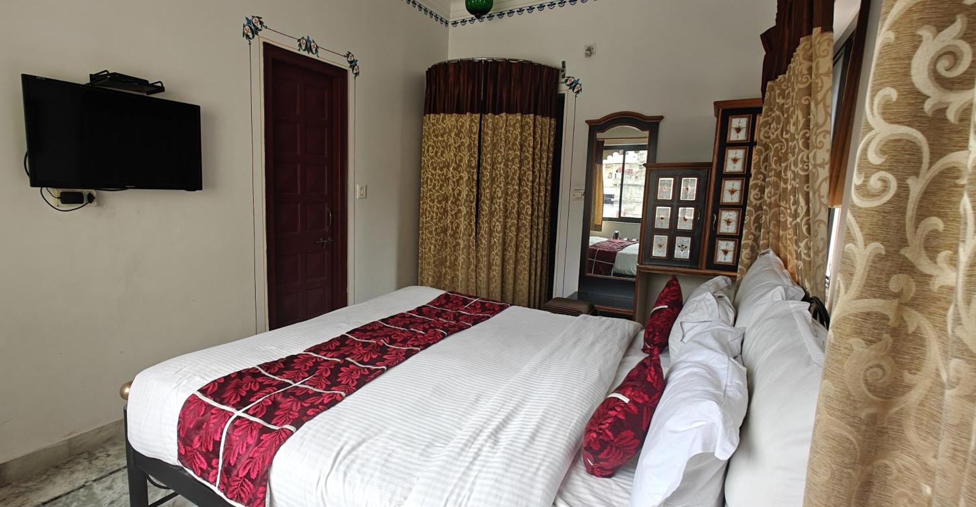 Baba Palace - A Heritage Hotel, Udaipur Exterior photo