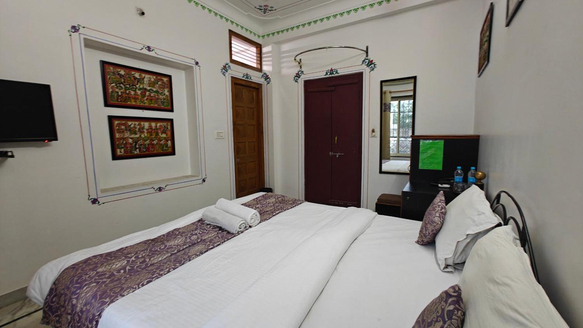 Baba Palace - A Heritage Hotel, Udaipur Exterior photo